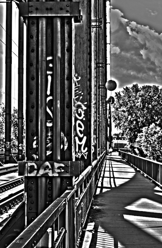 DAF, Or Something's Hidden In The Background