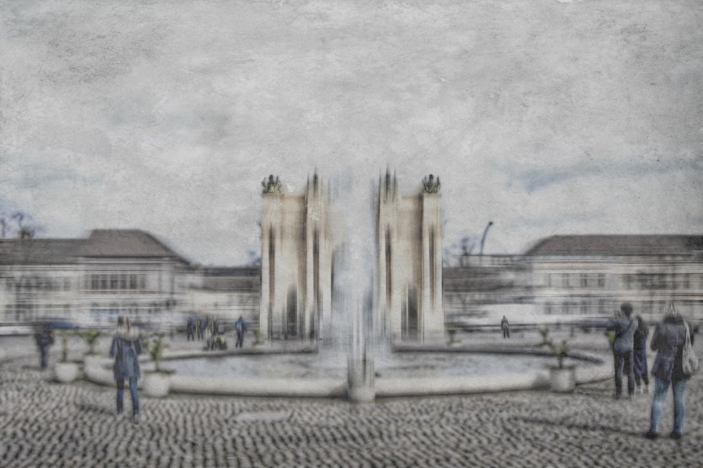 Meeting At The&nbsp;Fountain