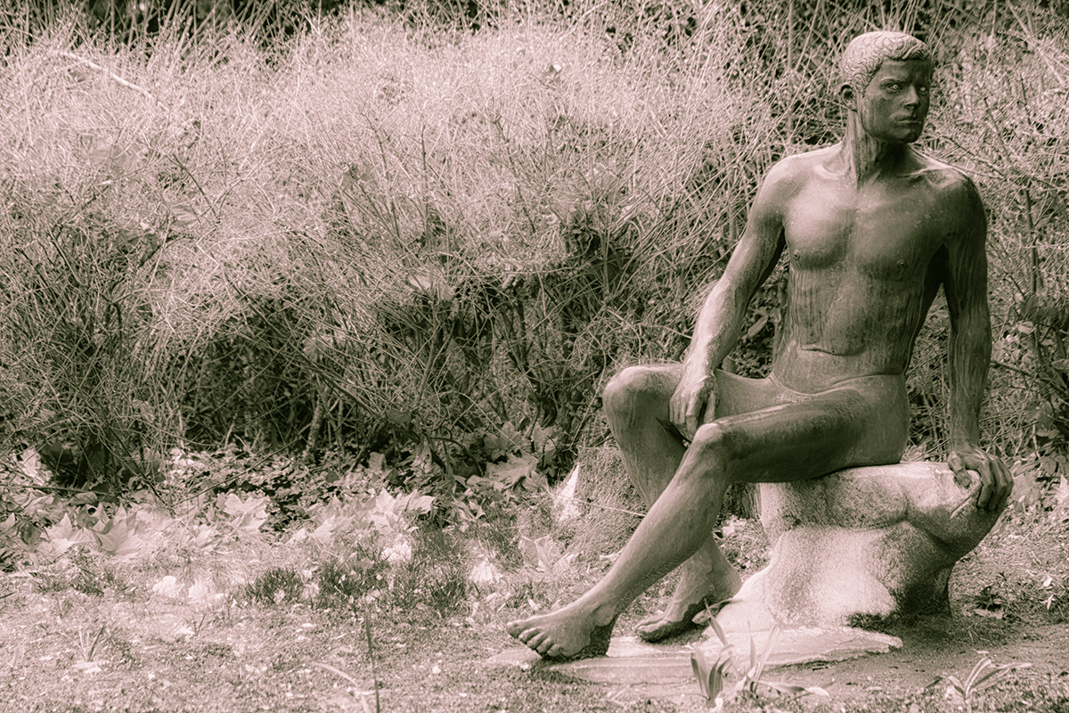 Holding Out In The Momentary Situation 